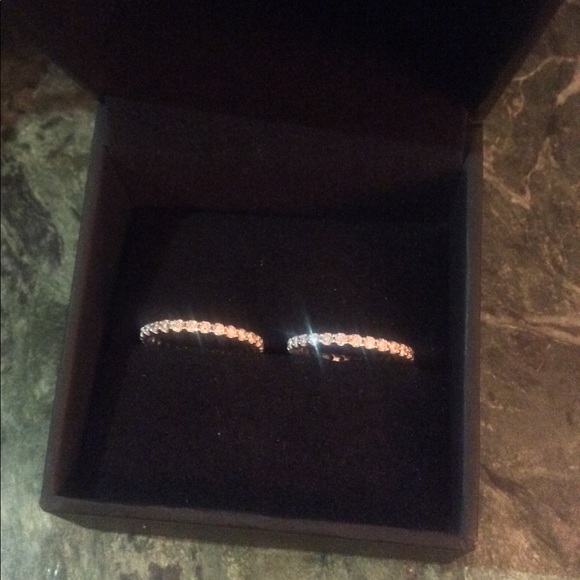 1 (ONE) Sparkly Zales Eternity Band ✨✨ - Picture 4 of 10